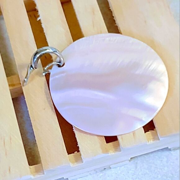 CULTURED PEARL NECKLACE WITH REMOVABLE MOTHER OF PEARL PENDANT - Picture 8 of 9